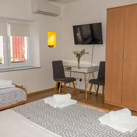 Uno Apartment